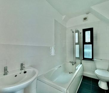 2 bed Flat Winton Hall, Westcliff Avenue, Westcliff-on-Sea, SS0 - Photo 1