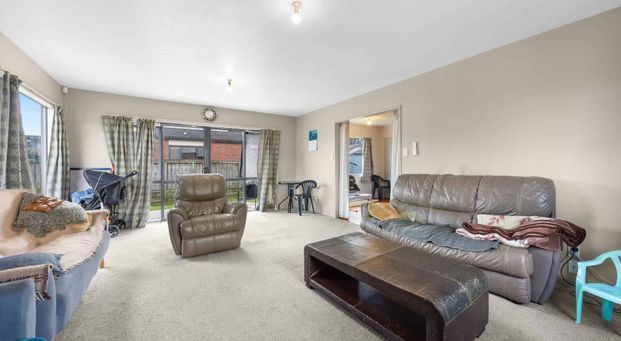 Private 3-Bedroom Home with Outdoor Space - Photo 1