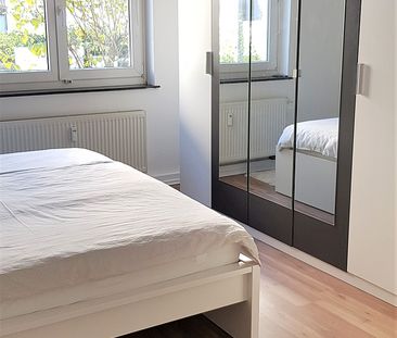 Modern möblierte Wohnung mit Balkon nähe Nippes - Photo 1