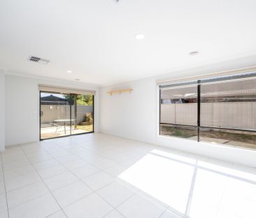 Modern & Stylish Living! - Photo 4
