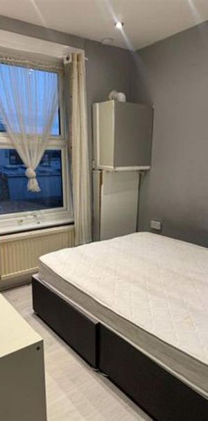 2 bedroom property to rent - Photo 1