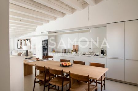 Amazing 3 Bedroom Penthouse with a pool in a Former Palace in Gotico - Photo 5