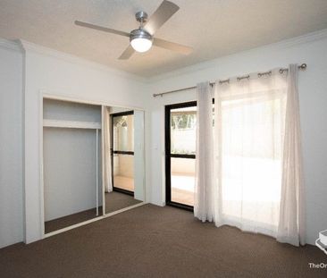 Perfectly Positioned 2 Bed Unit New Farm with lock up garage - Photo 5