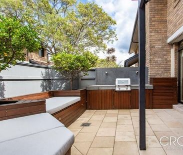 North Facing Two Bedroom Townhouse With Terrace - Photo 5