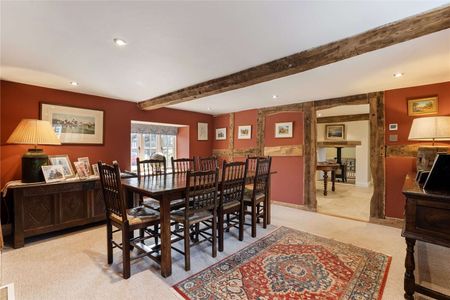 A beautifully presented red brick four bedroom home - Photo 5