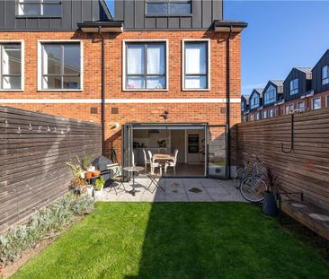 A modern property finished to a high standard throughout providing ... - Photo 2