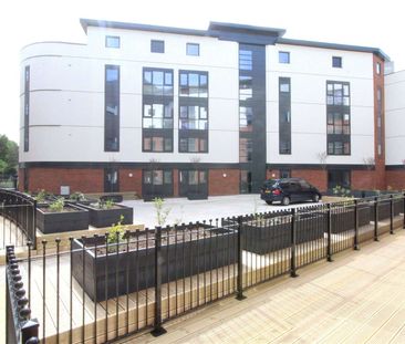 Fully Furnished Two Double Bedroom Apartment with an Allocated PARKING Space located on the First Floor of the stunning Quadrant development. - Photo 1