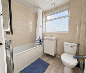 2 bedroom semi-detached house to rent - Photo 3