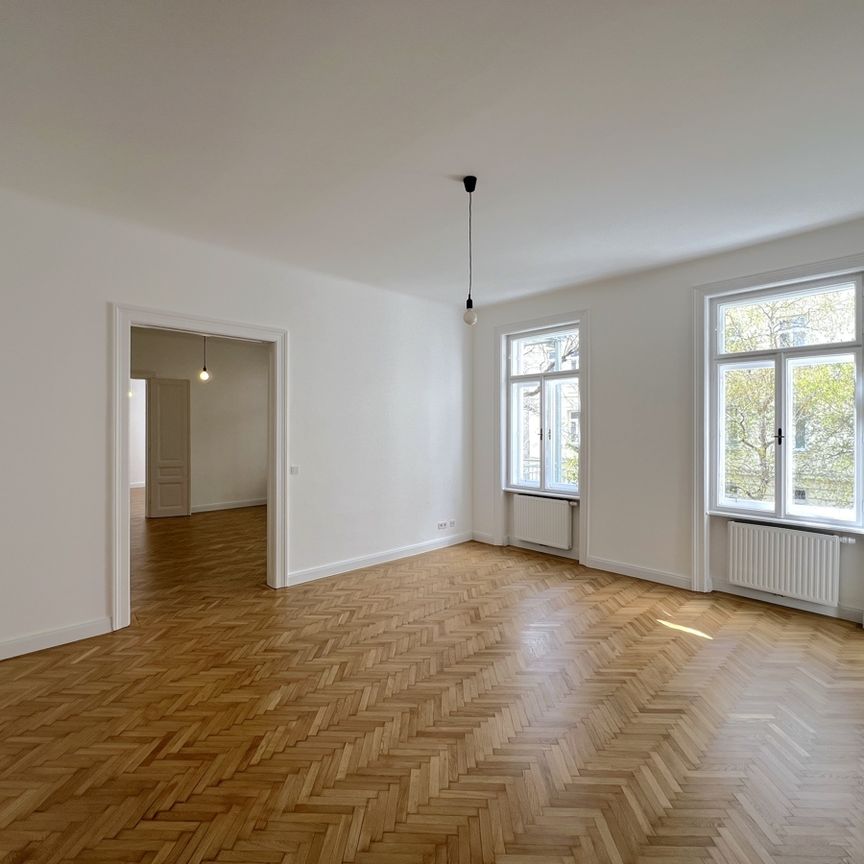 Exklusive Altbauwohnung mit Balkon I Erstbezug U3 Rochusgasse - Photo 1