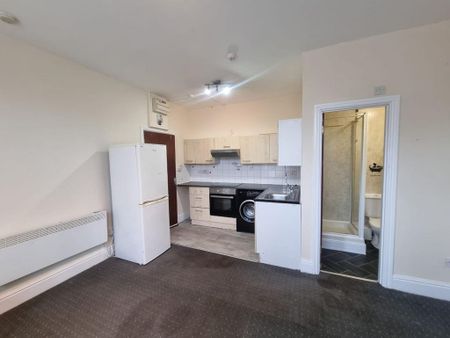 Studio to rent - Photo 2