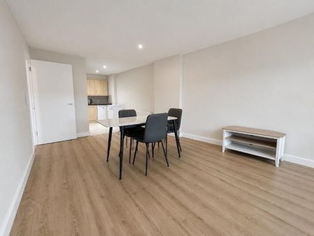 314 College Court Central, Belfast, BT1 6BZ - Photo 3