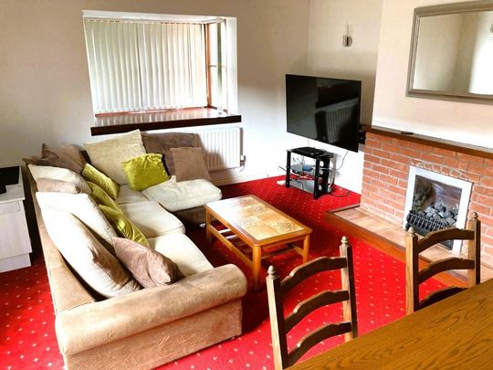 6 bedroom detached house to rent - Photo 1