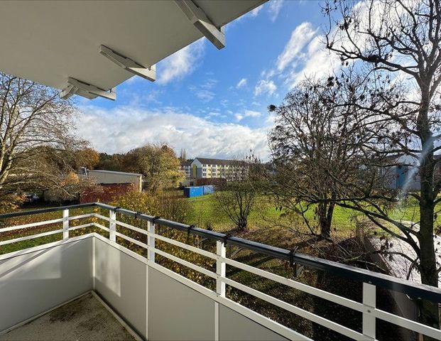 Praktisch geschnittene 2-Zimmer-Wohnung mit Balkon! - Foto 1