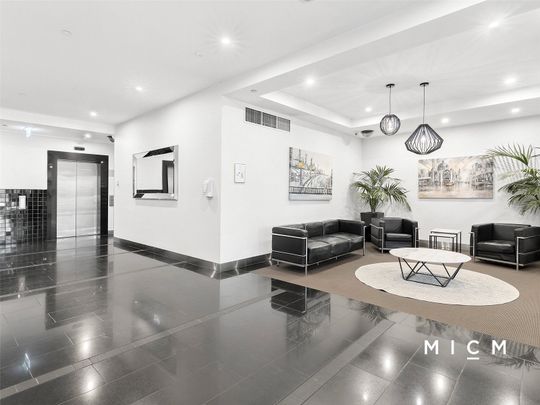 132/79 Whiteman Street - Photo 1
