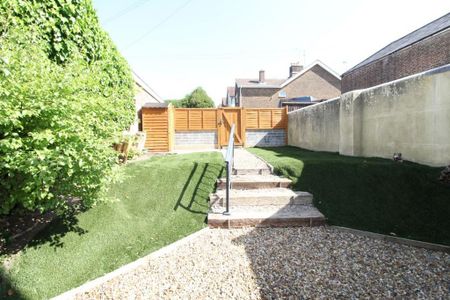 2 bedroom property to rent - Photo 4
