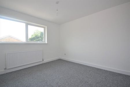3 bedroom maisonette to rent - Photo 4