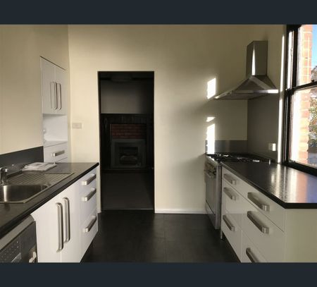 11 Elboden Street, South Hobart, Tas 7004 - Photo 2