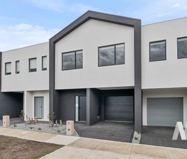 704 Grand Boulevard, Mickleham VIC 3064 - Townhouse For Rent | Domain - Photo 5