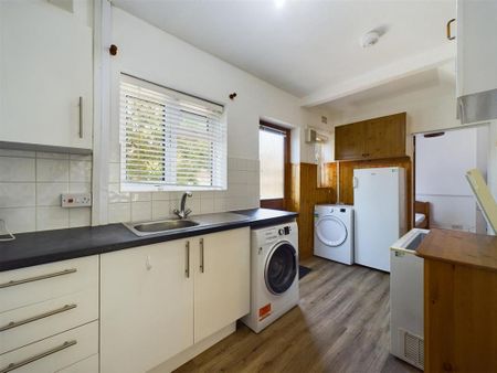 5 bedroom terraced house to rent - Photo 4