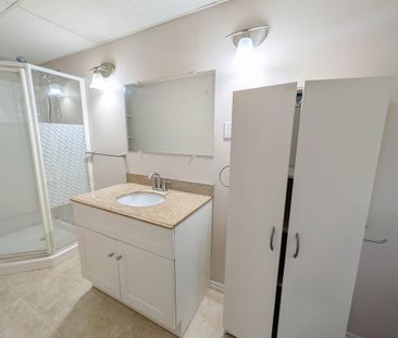 42 Leeper St, St. Catharines - 1 Bedroom Main Unit - Photo 1