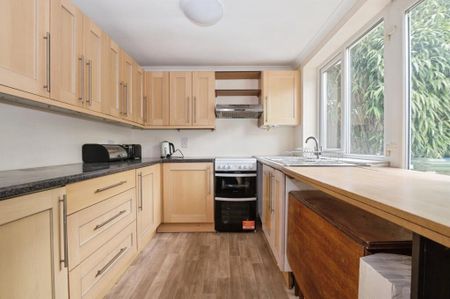 Room in a Shared House, Gurney Road, SO15 - Photo 4