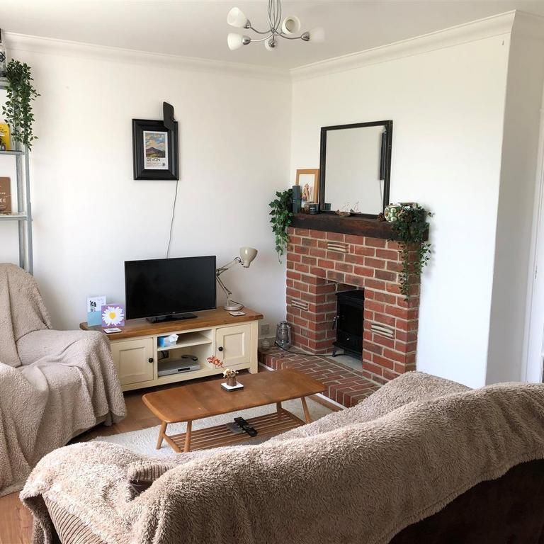 2 bedroom terraced house to rent - Photo 1