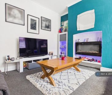 2 bedroom terraced house to rent - Photo 2