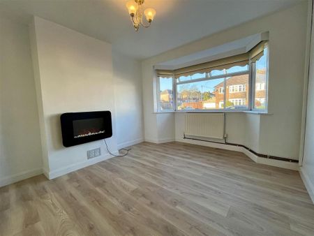 3 bedroom semi-detached house to rent - Photo 2