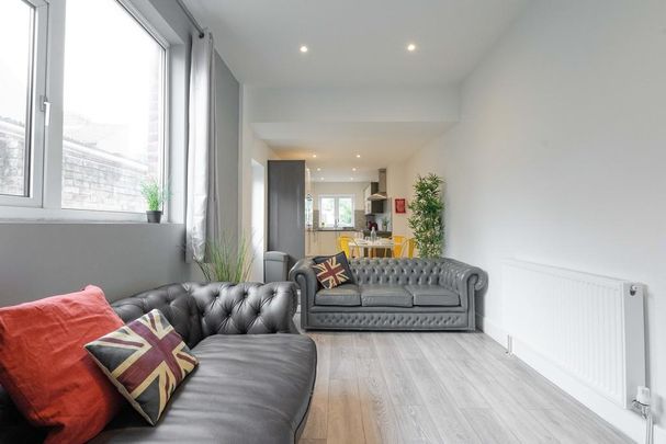 7 bedroom terraced house to rent - Photo 1
