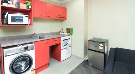 Central location studio apartment - Photo 4