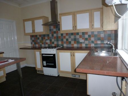 3 bedroom terraced house to rent - Photo 4