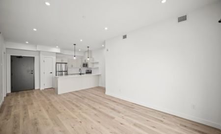 Hawthorne: Black Accents – 1800 Leila, Winnipeg, MB - Photo 3