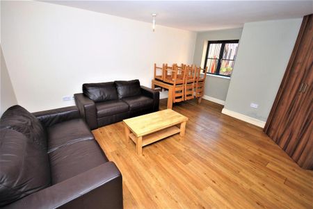 6 bedroom private hall to rent - Photo 4