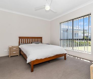 18 Fin Street, Fern Bay NSW 2295 - House For Rent | Domain - Photo 3