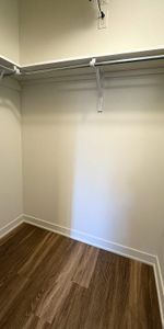 Magnifique 3 ½ + espace bureau TOUT INCLUS - lumineux - stationnement : 1535$/mois - Photo 4