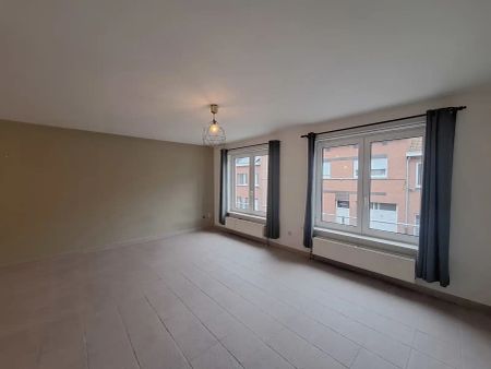 3-slaapkamerappartement met terras en garage op de 1ste verdieping. - Photo 3