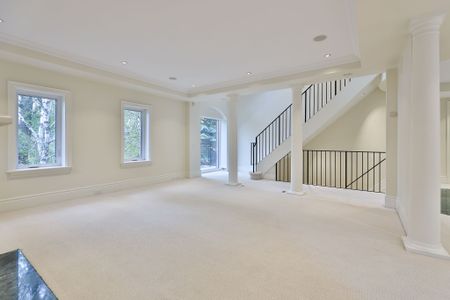 For Lease - 119 Chaplin Crescent Unit# Upper, Toronto, Ontario - Photo 2