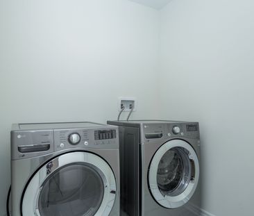 For Lease - 86 Kenneth Rogers Crescent, East Gwillimbury, Ontario - Photo 2