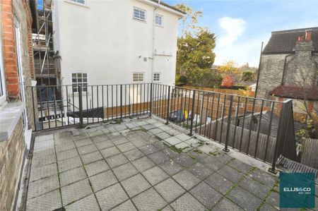 2 bedroom apartment to rent - Photo 4