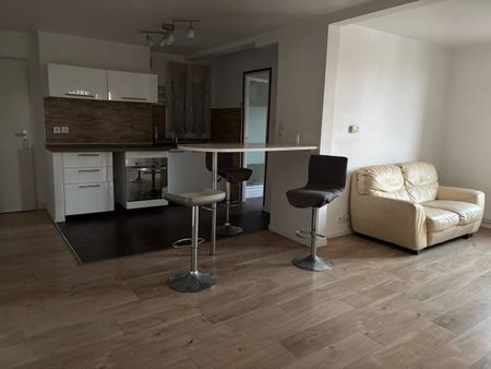 Location Appartement 3 pièces 55m² MARSEILLE 15ème - Photo 2