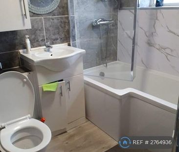 1 bedroom in a house share to rent - Photo 5