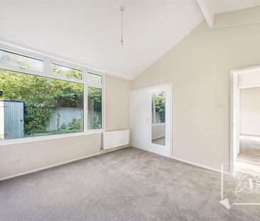 Knights Croft, New Ash Green, Longfield - Photo 3