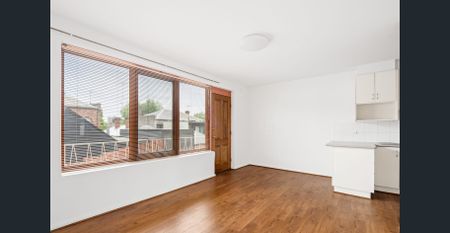 Bright apartment in prime Inner-City location - Photo 2