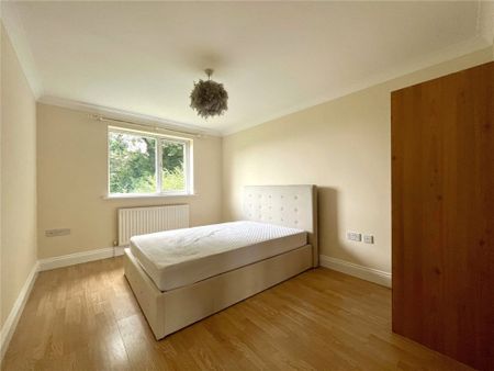 1 Bedroom Flat / Apartment - Winchester Road, Four Marks - Photo 4