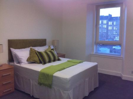3 bedroom flat to rent - Photo 3