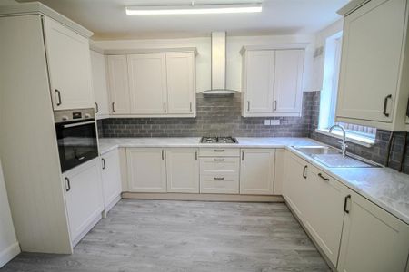 3 bedroom terraced house to rent - Photo 2