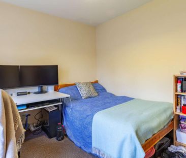 6 bedroom semi-detached house to rent - Photo 1