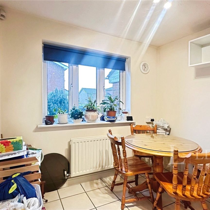 3 bedroom house to rent Primrose Close, Luton, LU3 - Photo 1