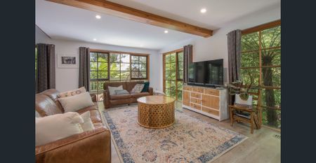 Private Hills Retreat - Gardener Included - Photo 2