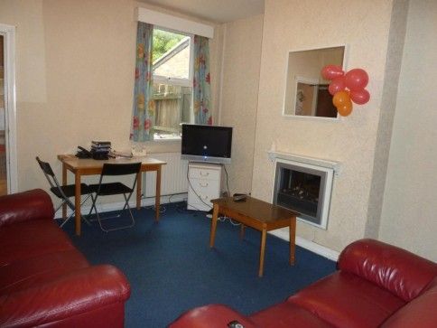 162 TIVERTON ROAD - Photo 1